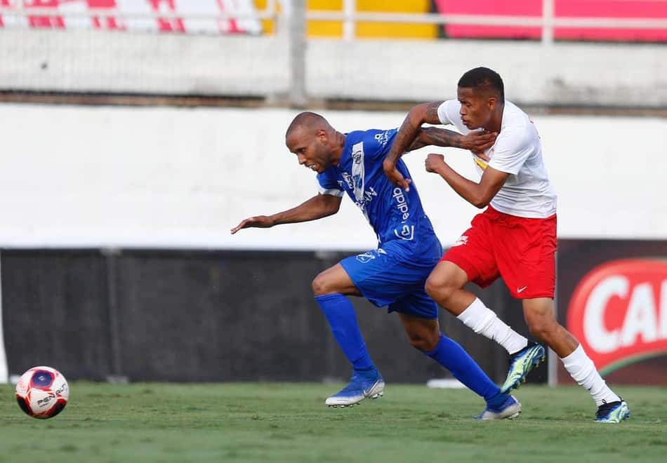 Atacante do RB Brasil, Brown completa dois jogos pelo profissional e admite possibilidade de evolução