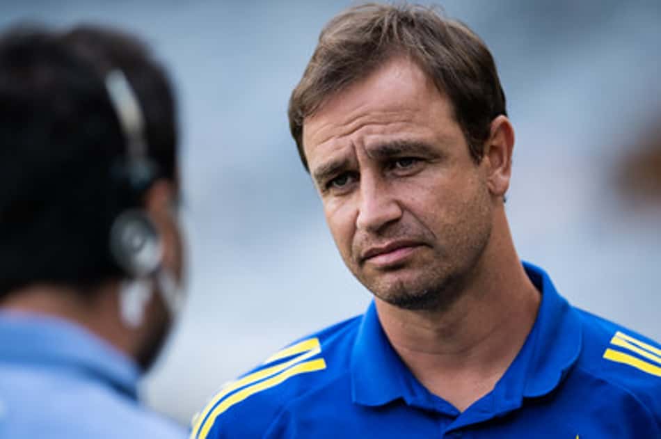 Mesmo com atuação ruim, Felipe Conceição vê evolução no Cruzeiro