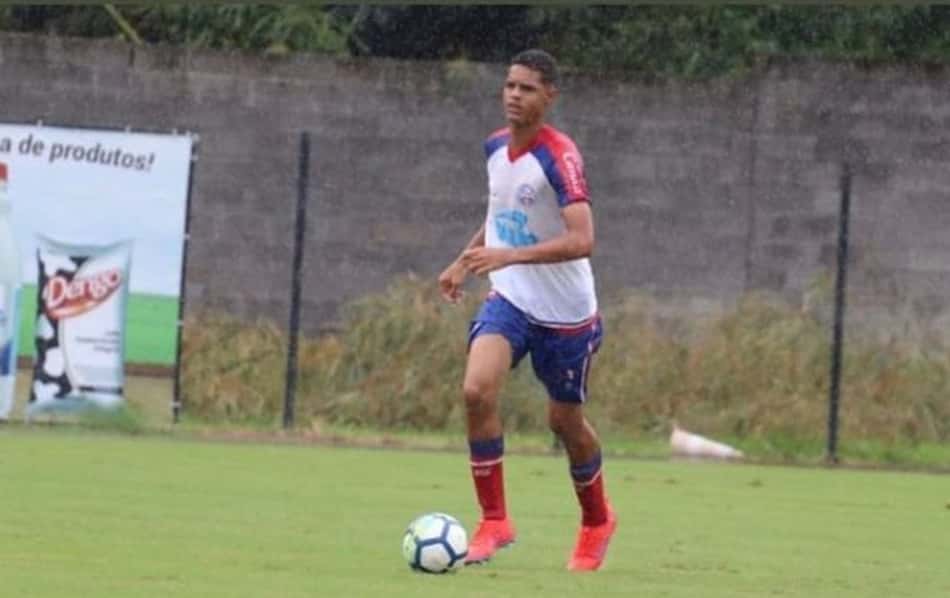Palmeiras acerta com zagueiro do Jacuipense para a base