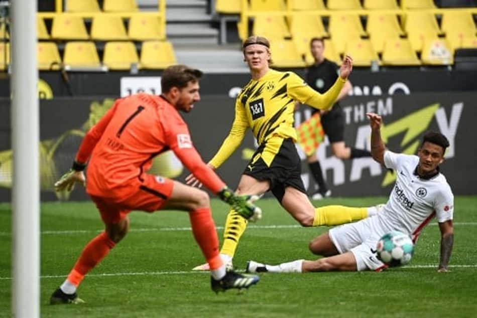 Dirigente do Dortmund brinca sobre futuro de Haaland: 'Já está na Inglaterra'