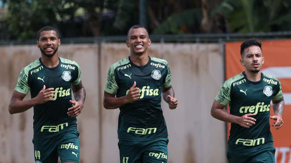Treino do Palmeiras: Alan Guimarães inicia transição física e Wesley volta a correr no gramado