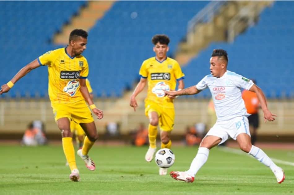 Cueva dá passe para gol, mas seu time é eliminado na Arábia Saudita