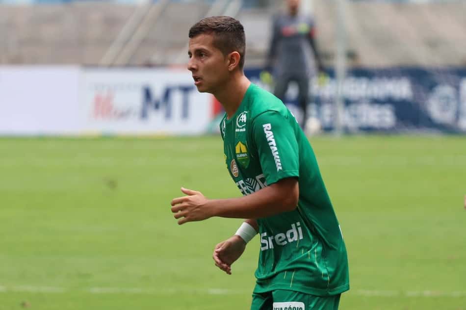 Alan Mendez celebra primeiro gol com a camisa do Cuiabá: 'Muito feliz'