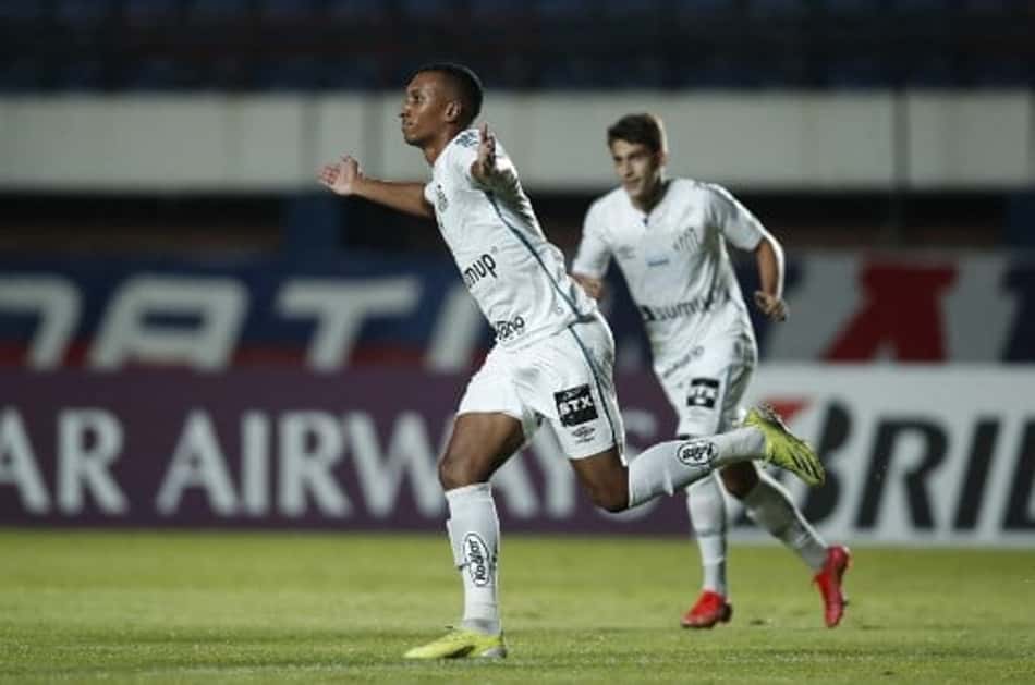 Lucas Braga pede pés no chão ao Santos mesmo com vantagem