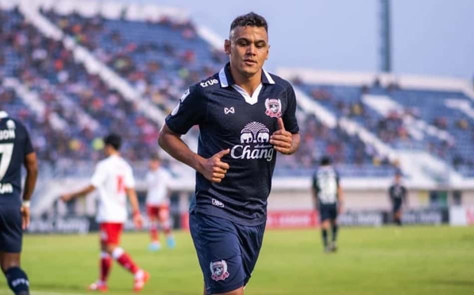 Após salvar time, ex-Flamengo sonha com artilharia da Thai League