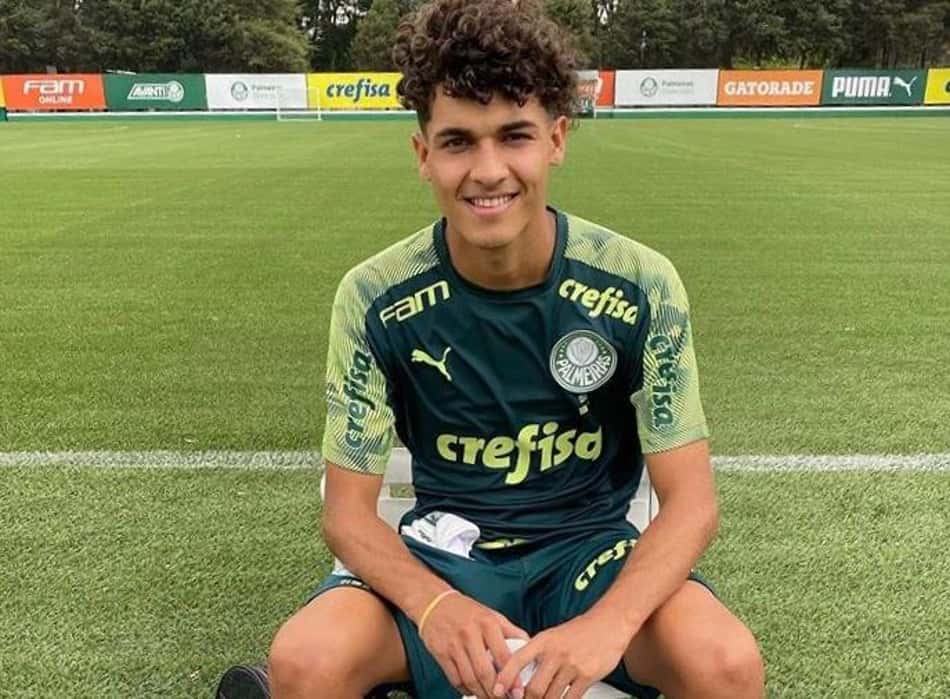 'Novo Valdivia' começa trajetória entre profissionais do Palmeiras