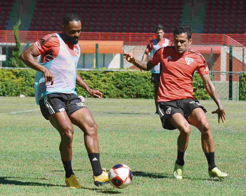 Com jovens do sub-20, elenco do São Paulo treina finalizações