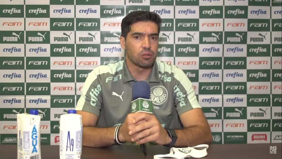 Abel Ferreira não poupa arbitragem da Supercopa: 'Só duas grandes equipes em campo ao invés de três'