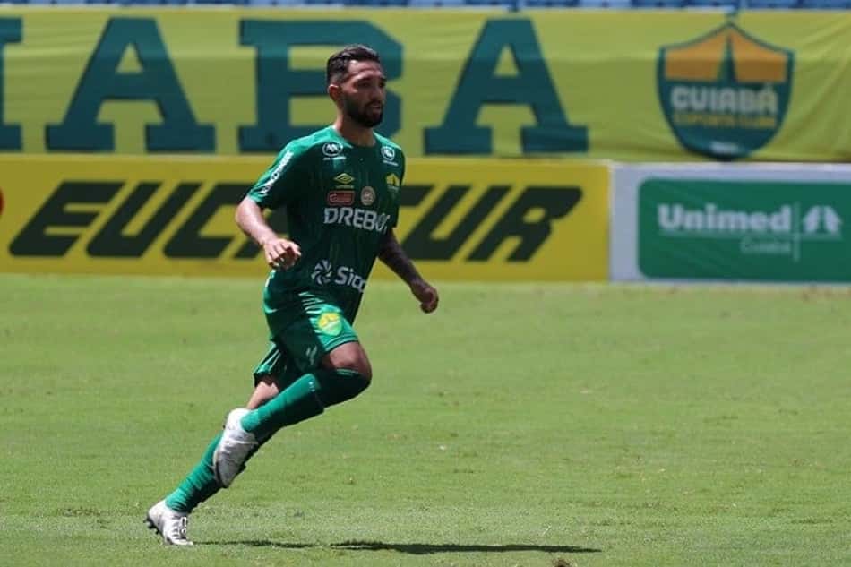 Clayson, do Cuiabá, comenta volume ofensivo do Flamengo, mas ressalta: 'Já mostramos nossa qualidade'
