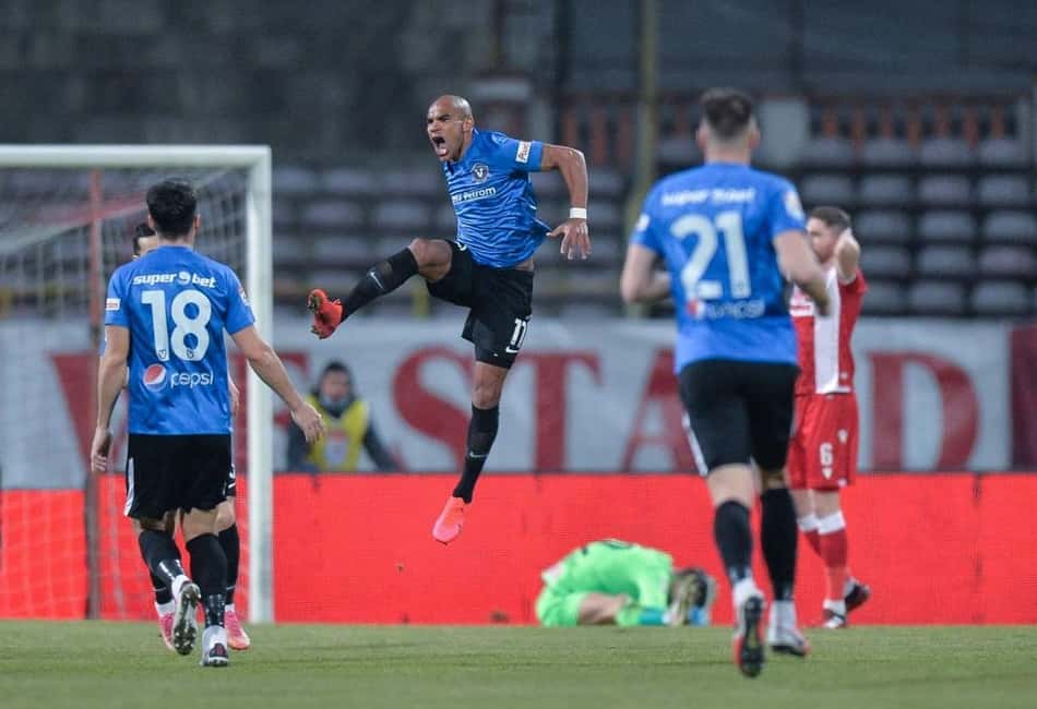 Jô Santos busca marcar mais um gol por meta e projeta última rodada da elite romena
