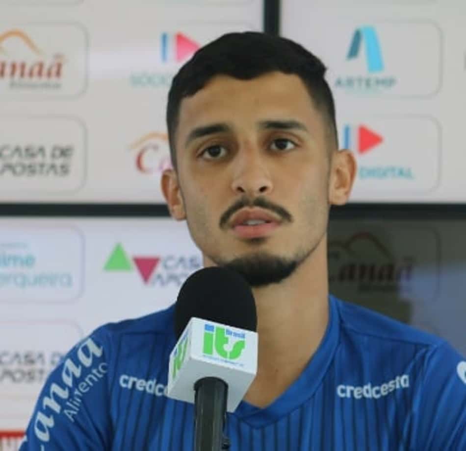 Daniel recebe terceiro amarelo e desfalca o Bahia