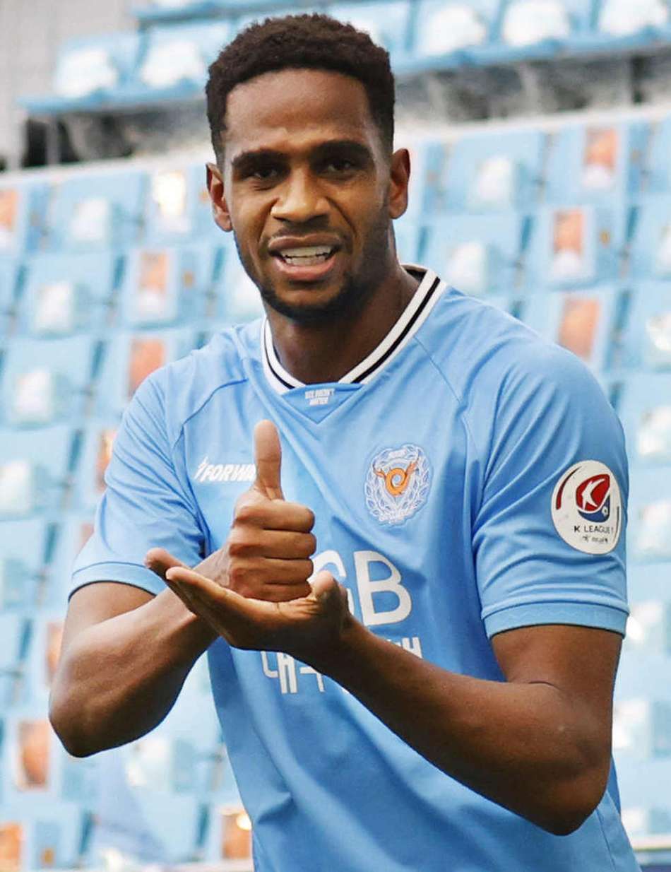 Ex-São Paulo e Porto retorna de lesão e garante vitória do Daegu FC na K-League