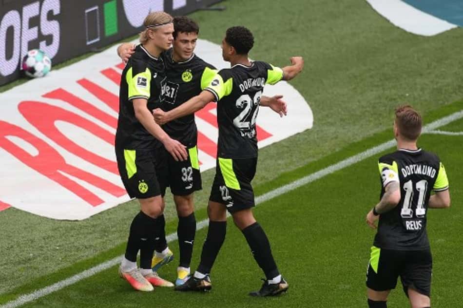 Haaland volta a marcar após sete jogos de seca e Borussia Dortmund goleia o Werder Bremen