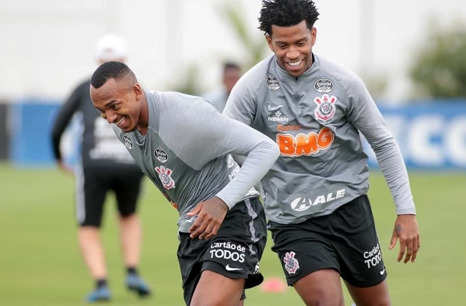 Raul comemora primeiros jogos como titular pelo Corinthians e revela inspiração por companheiro de clube