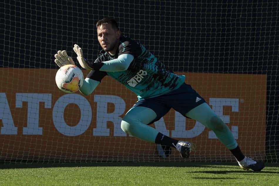 Antes da estreia contra o Vélez, Flamengo treina no CT do Boca Jrs; 'Estamos preparados', diz Diego Alves