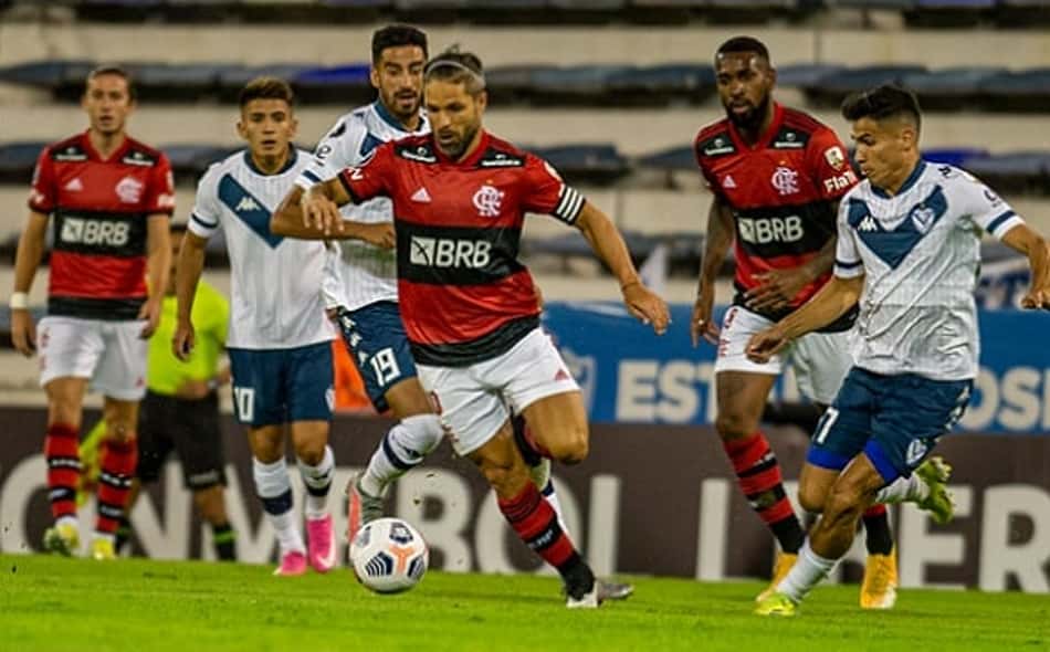 Incansável aos 36 anos, Diego tem atuação para se consolidar como o 'motorzinho' do Flamengo