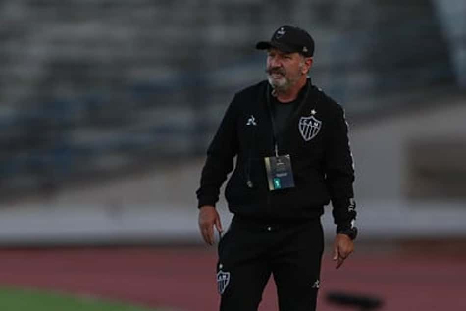 Cuquinha fala sobre excesso de cruzamentos e falta de pontaria do Galo diante do La Guaira