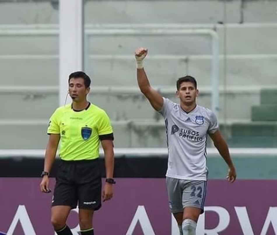 Atenção, Bragantino! De virada, Emelec derrota o Talleres