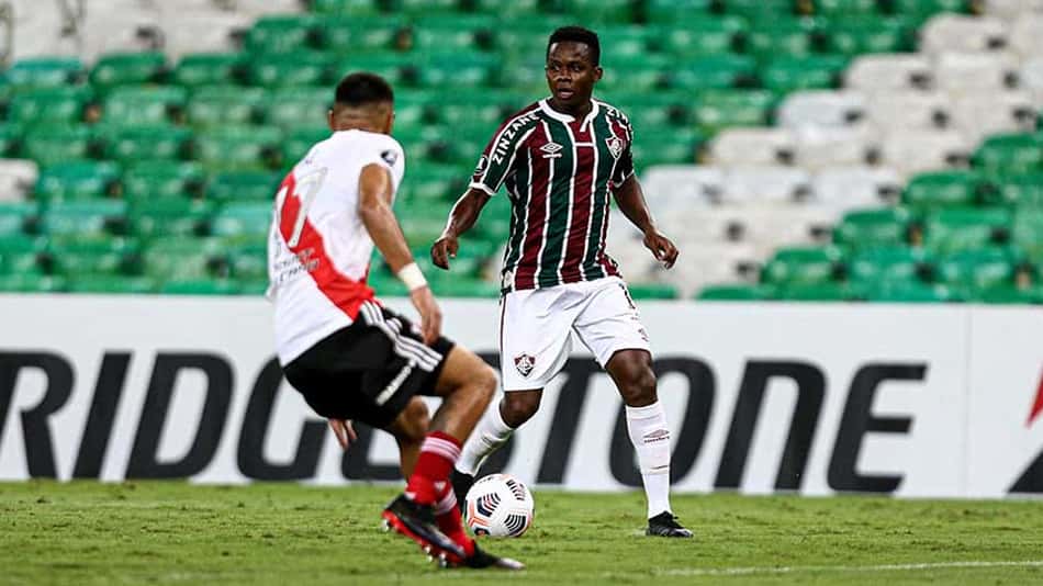 Eleito o melhor em campo, Cazares elogia Fred após empate do Fluminense: 'Ele é artilheiro'