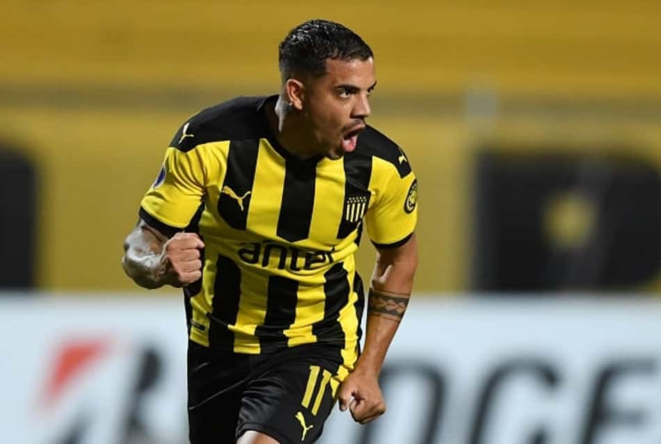 Peñarol é multado por descumprir protocolos sanitários durante clássico
