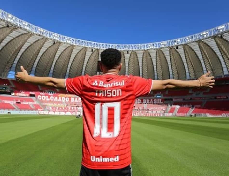 Taison revela 'autorização' de D'Alessandro para vestir a camisa 10