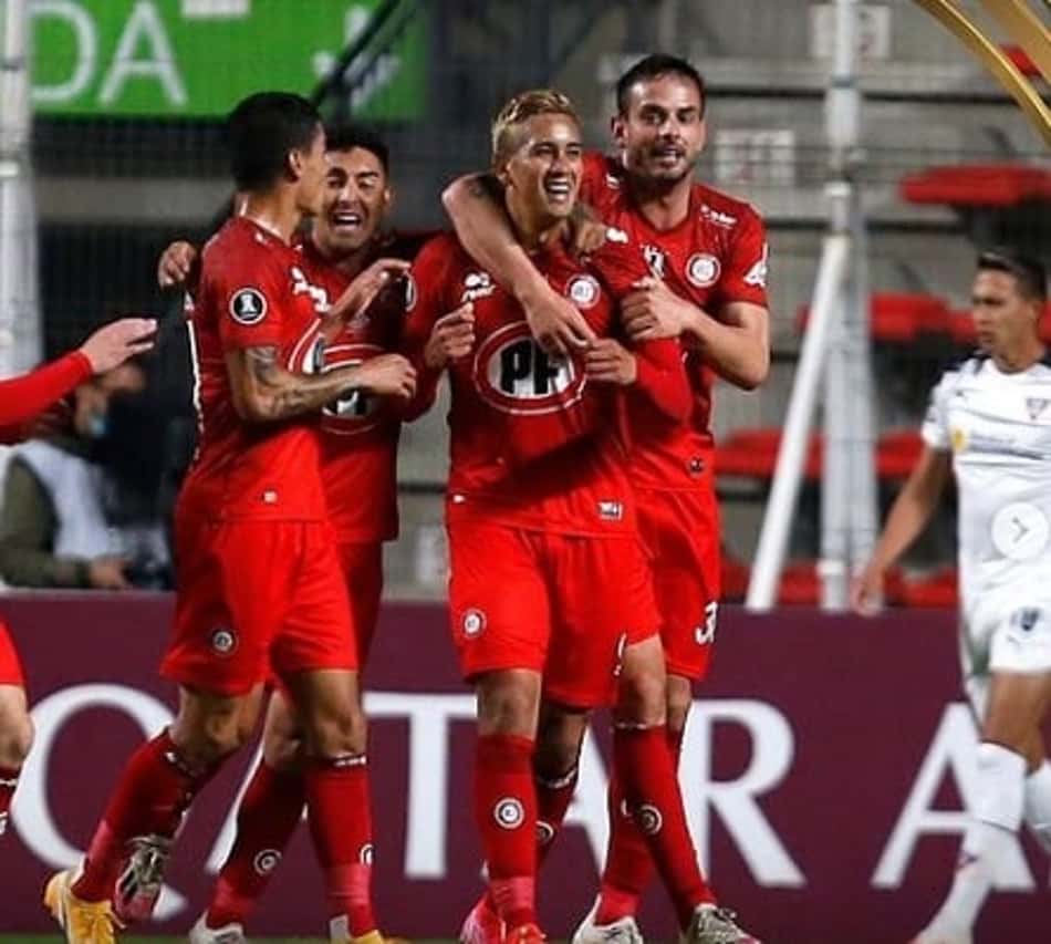 Atenção, Fla! Artilheiro do La Calera desencanta antes de jogar no Maraca