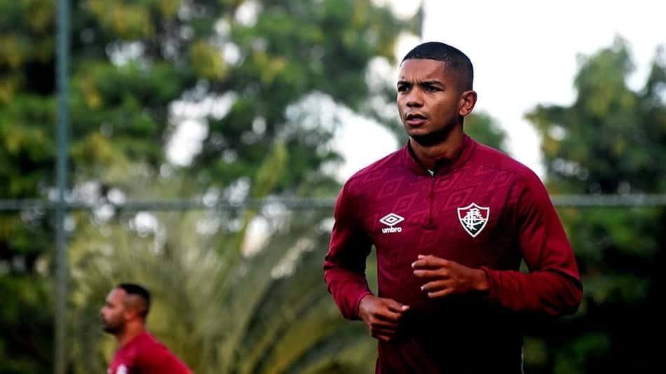 Após empate nos acréscimos, David Braz exalta o elenco do Fluminense: 'Persistência da equipe'