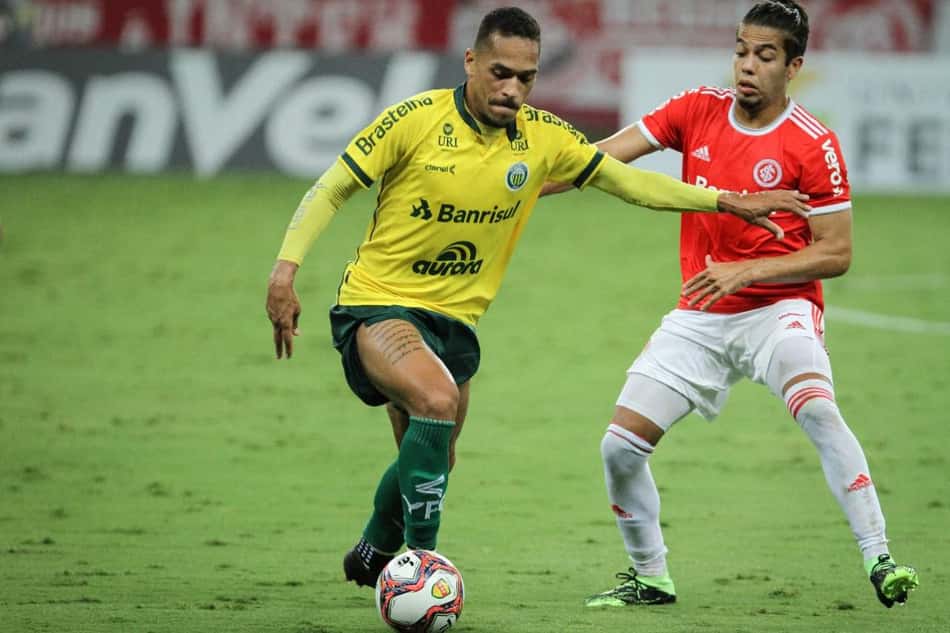 Mikael, do Ypiranga, projeta duelo contra o Grêmio: 'Nossa expectativa é a melhor possível'