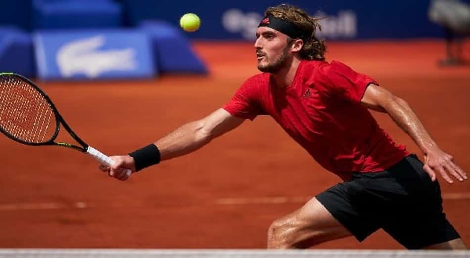 Tsitsipas bate Paire em 54 minutos e chega à 10ª vitória no saibro