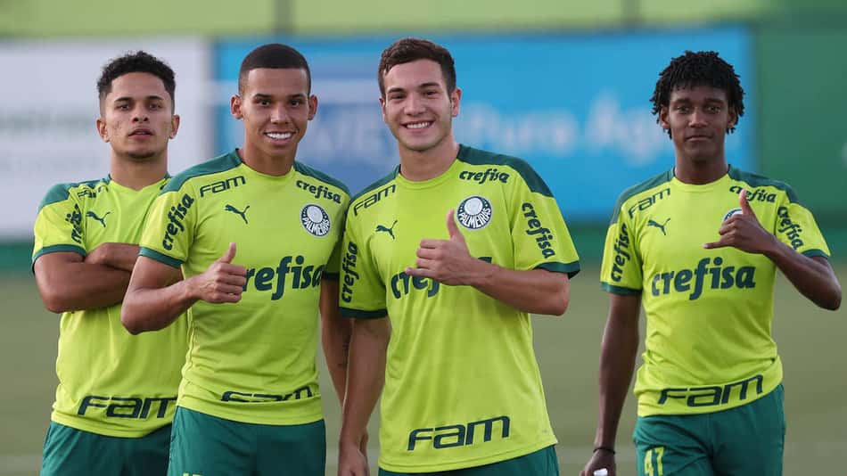 Raio-X: Seleção e lesões abrem espaço para meio-campistas da base do Palmeiras