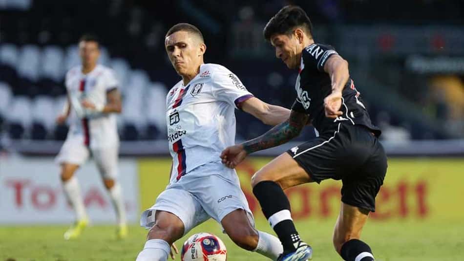 'É um prazer representar a camisa do Vasco', diz Cano, após obter recorde de artilharia no século XXI do time