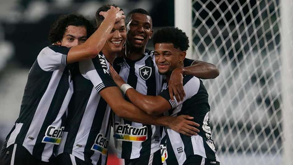 Botafogo x Macaé: a partida que evidenciou fraquezas e qualidades do clube de General Severiano