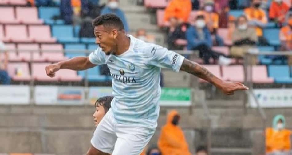 Wellington Tanque celebra reestreia com gol por clube japonês: 'Foi tudo bastante especial'