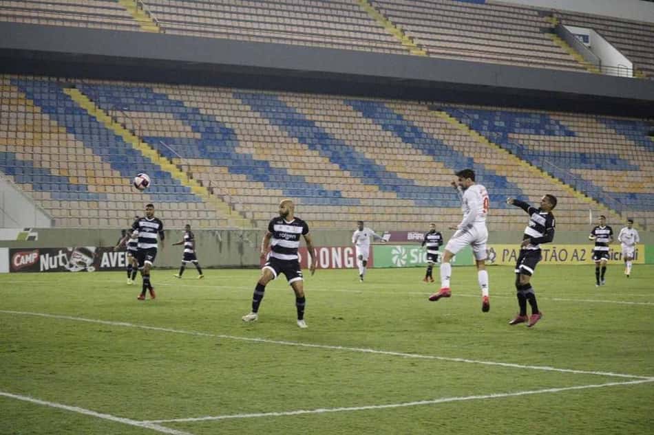 Ex-Goiás, atacante comemora primeiro gol pelo Oeste Barueri