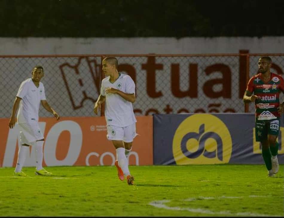 Lustosa, do Boavista, dedica gol aos familiares após marcar na estreia entre os profissionais