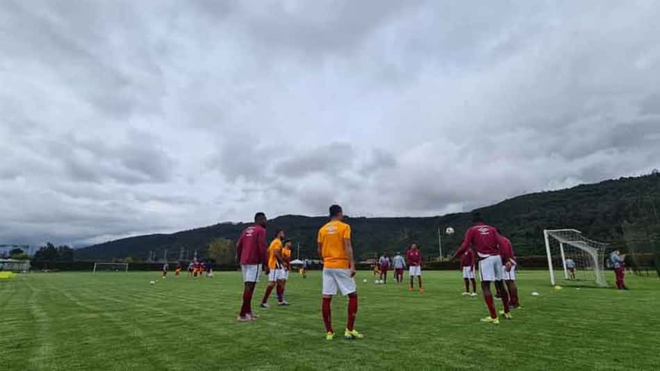 Fluminense treina em Bogotá e irá ao local da partida contra o Santa Fe somente nesta quarta