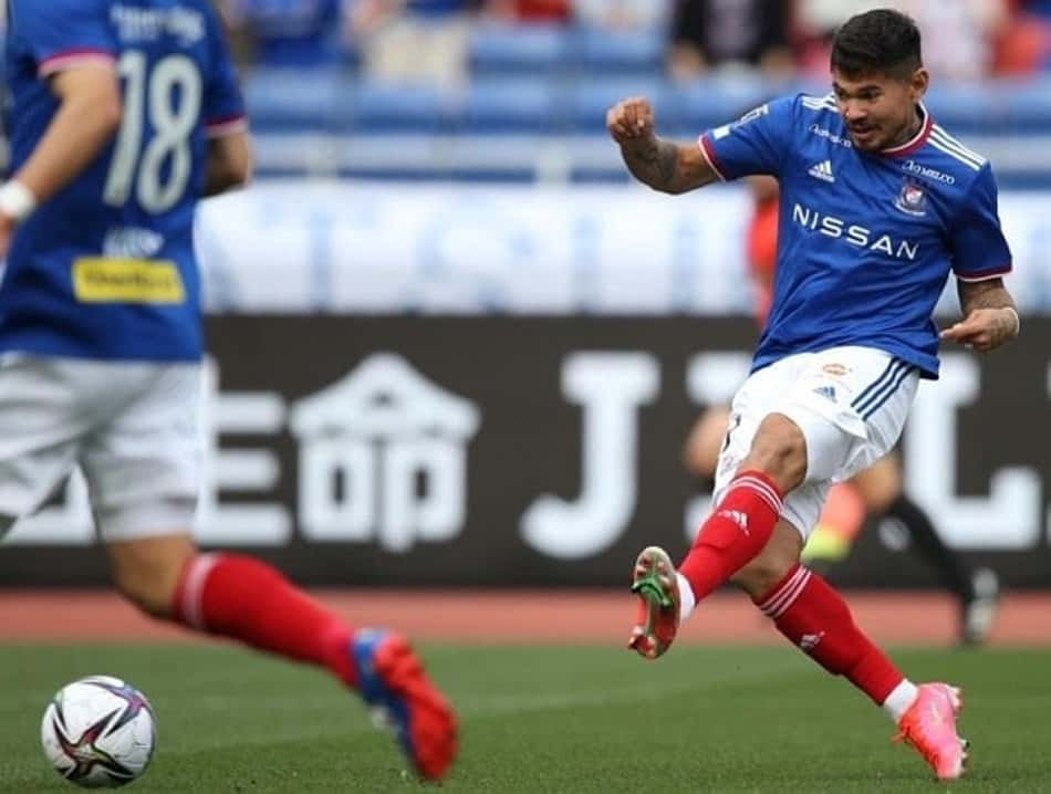 Léo Ceará celebra estreia com gol no Japão: 'Que seja o primeiro de muitos'
