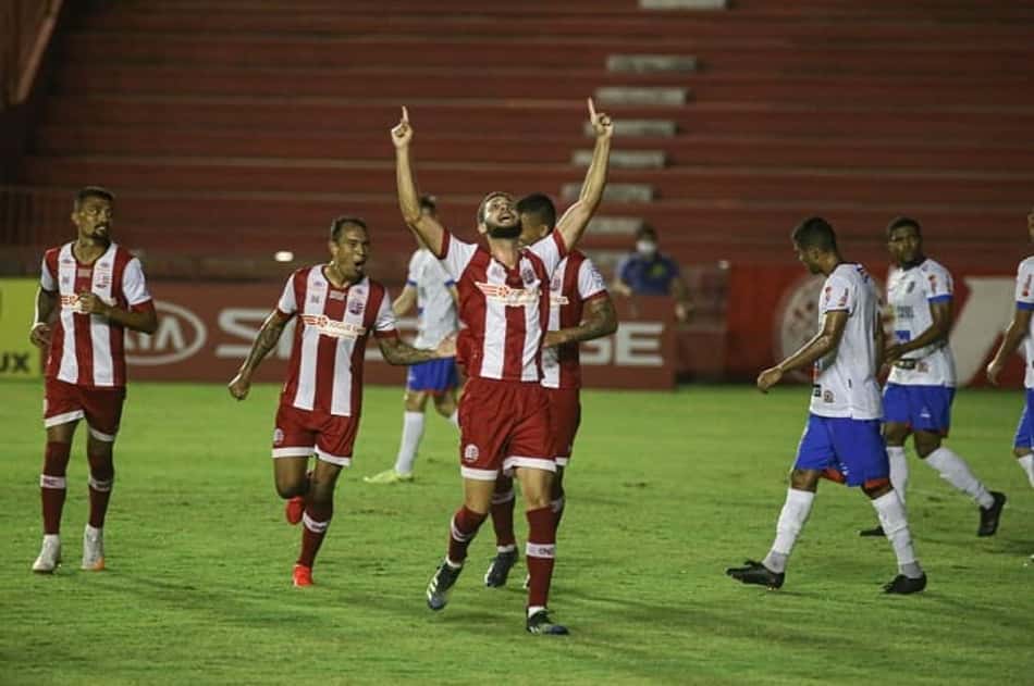 Emprestado pelo Santos, Wagner Leonardo é destaque no Náutico