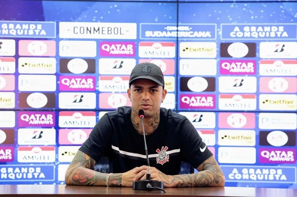 Luan comenta cobranças no Corinthians e exalta apoio no clube: 'Dedicação não falta'