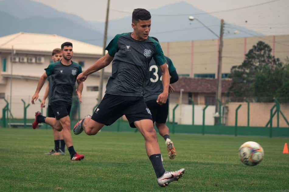 Meio-campista do Figueirense está na mira do Red Bull Brasil