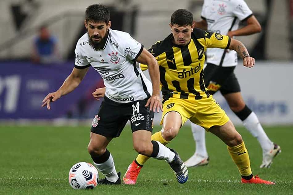 Histórico! Peñarol consegue resultado inédito contra o Corinthians