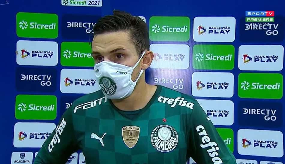 Raphael Veiga evita falar em vexame e promete briga até o final no Paulista