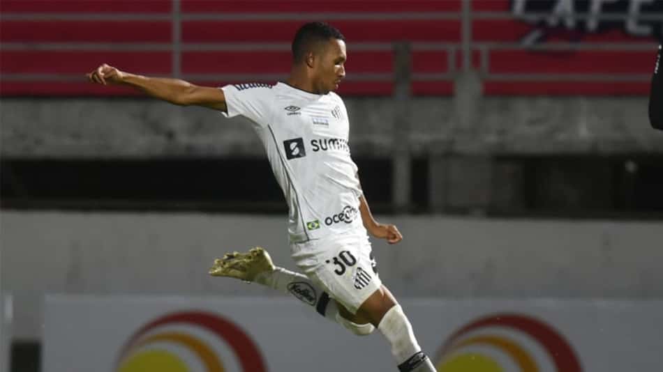 Marcelo Fernandes vê VAR inconclusivo e valoriza empate do Santos