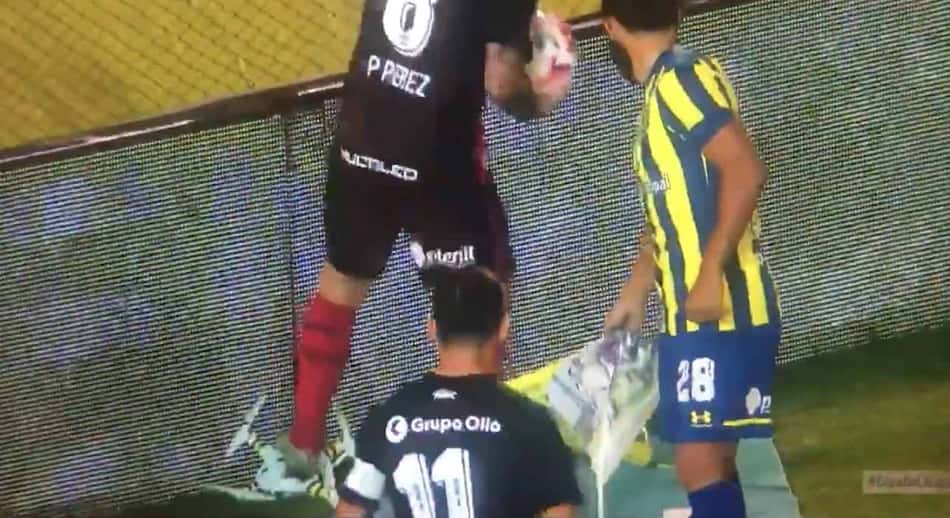 Drone invade clássico na Argentina e jogador pisoteia aeronave; veja o vídeo