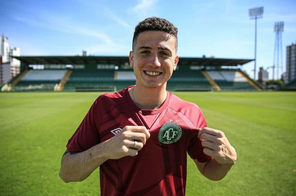 Tiepo prolonga acordo com a Chapecoense até 2022