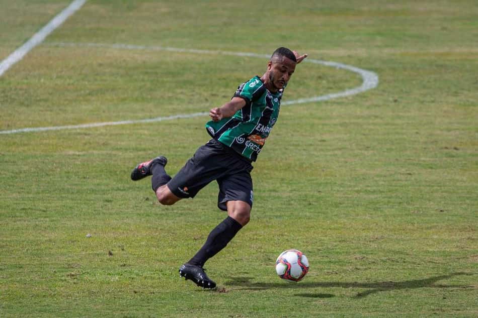 Após vencer a primeira no Paranaense, Rafael Castro exalta trabalho do grupo do Maringá