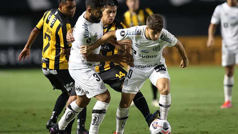 Com goleada, retrospecto do The Strongest contra brasileiros piora