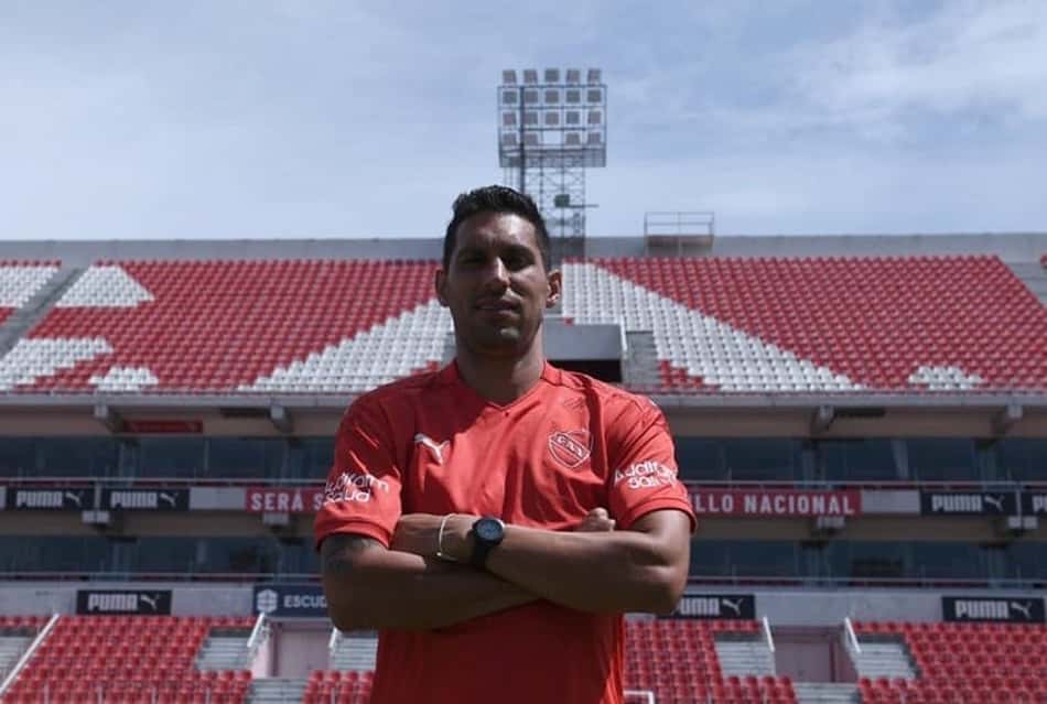 Jogador do Independiente reclama de tratamento em Salvador