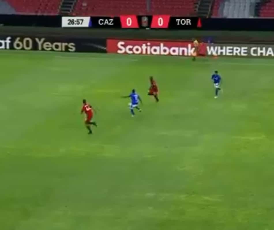 Prêmio Puskás? Atacante marca lindo gol de cobertura; assista