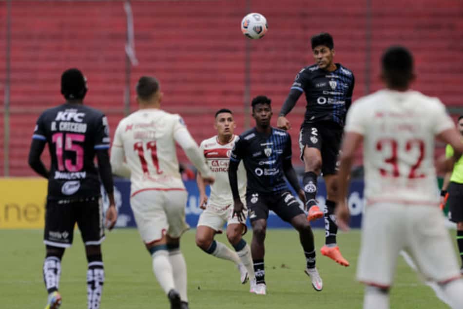 Del Valle goleia Universitario e se recupera no grupo do Palmeiras na Libertadores